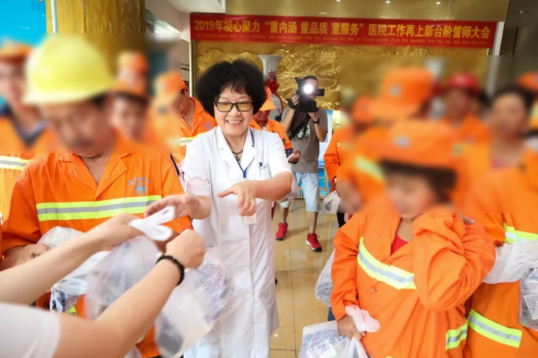 长沙南湖医院设置“环卫工人服务站” 为高温户外工作者送清凉